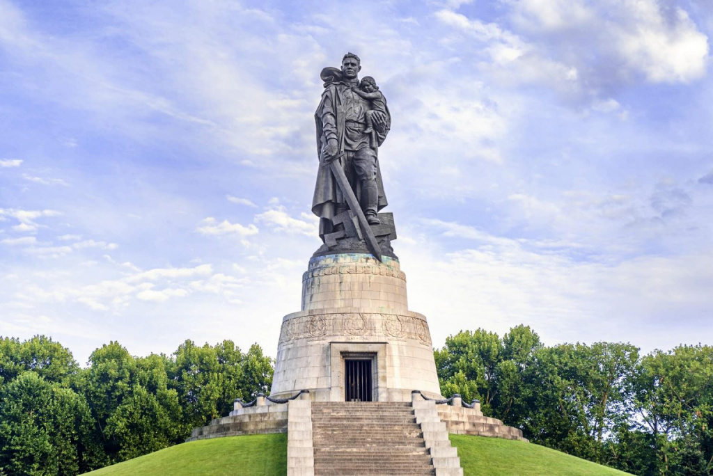 Памятники русским воинам