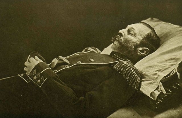 Александр II на смертном ложе