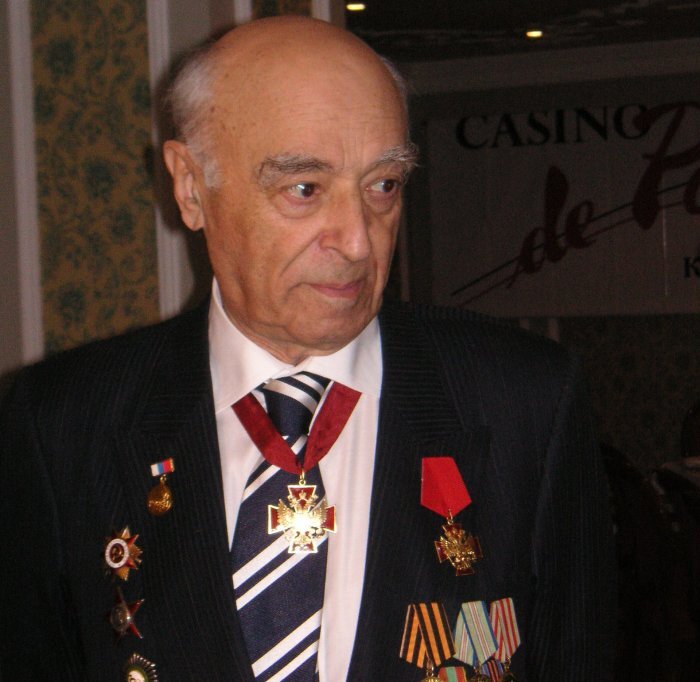 Владимир Этуш