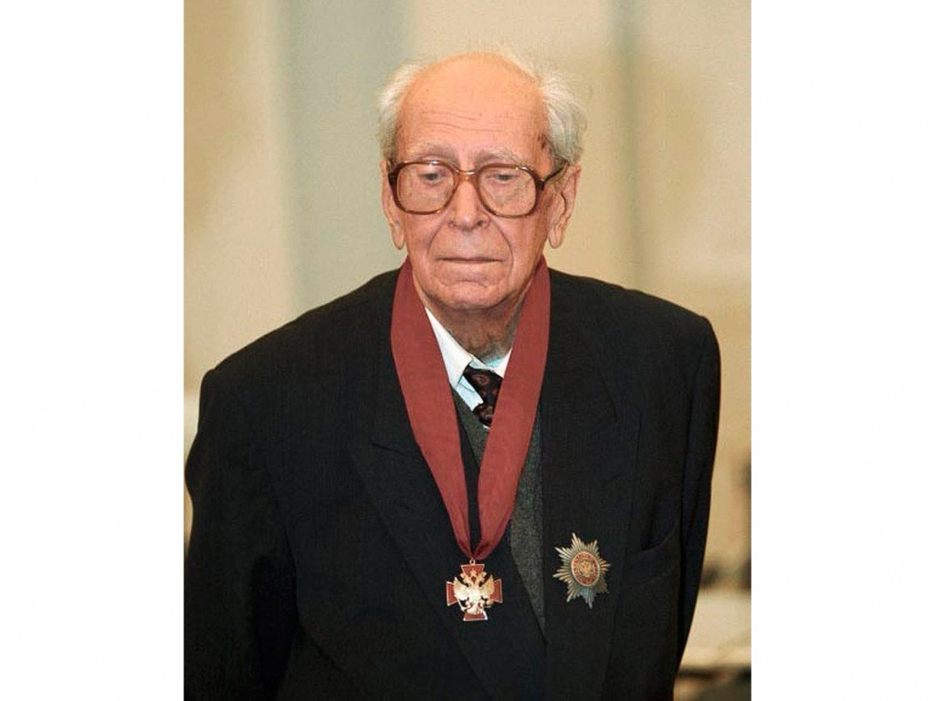 Дмитрий Лихачев