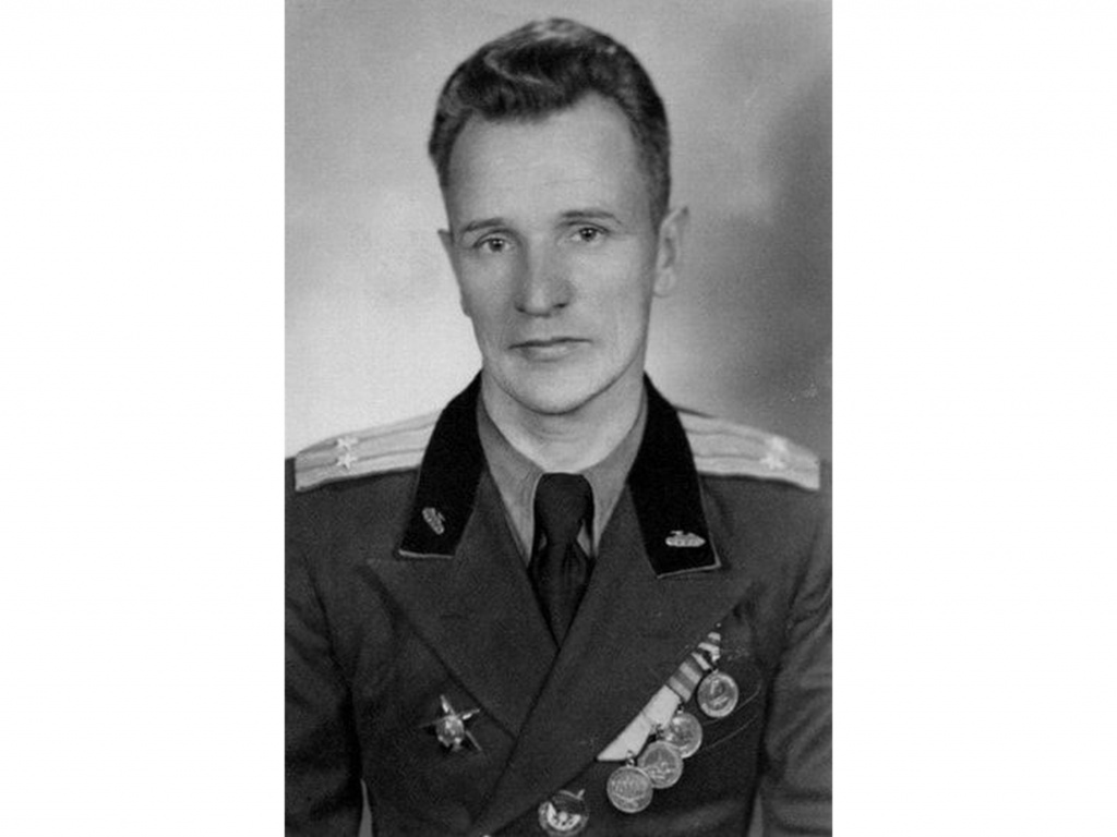 Зиновий Колобанов